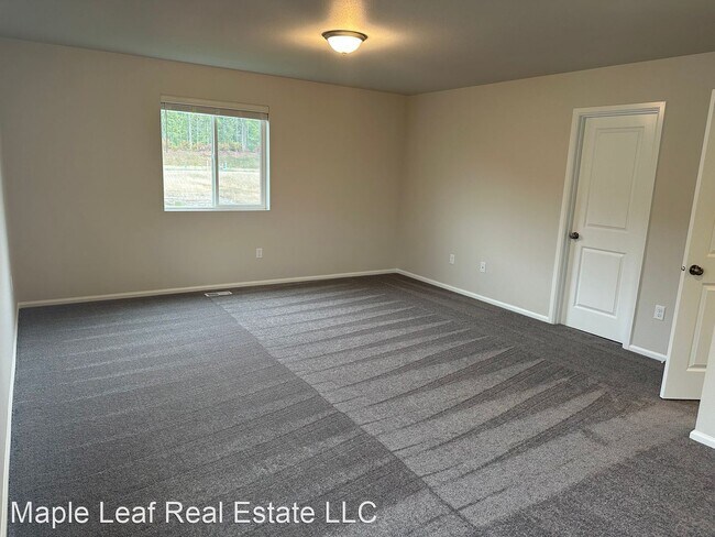 Building Photo - 5 br, 3 bath House - 101 NE Belfair Station