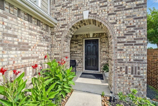 Building Photo - 16502 Live Oak Canyon Dr