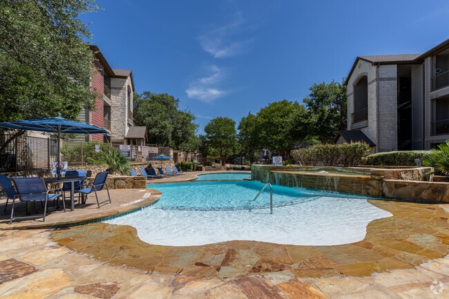 Swimming Pool - Vistas of Vance Jackson Apartments