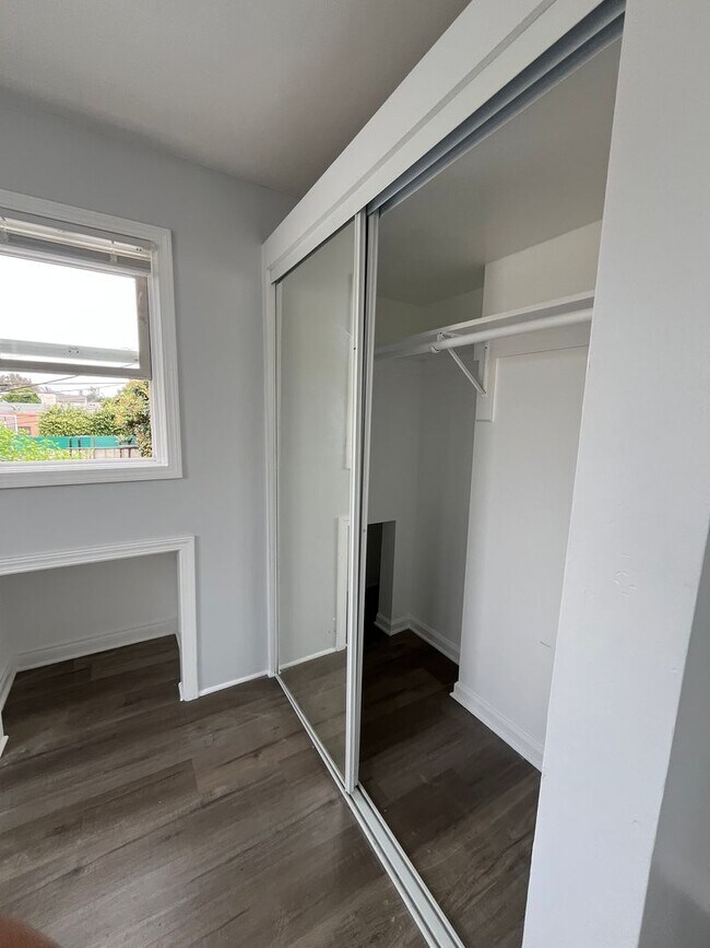 Foto del edificio - 3 Bedroom 1.5 Bath Back house