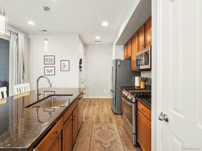 Foto del edificio - 23646 E 5th Pl