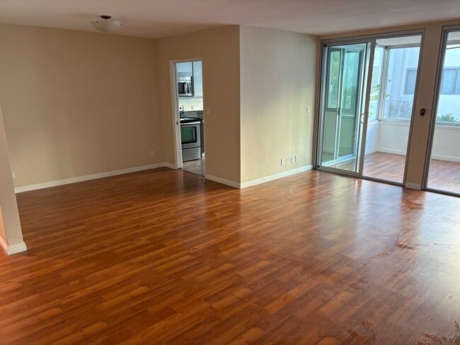 Living/Dining area - 8701 Delgany Ave