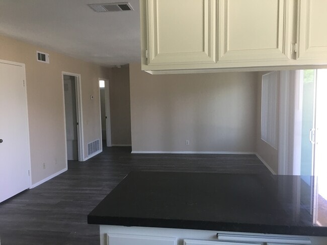 Building Photo - Stunning 5-Bedroom Home for Rent in Desirable Corona Neighborhood!