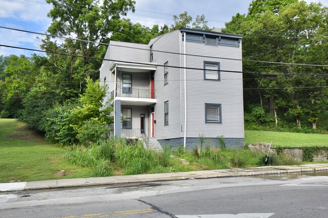 Building Photo - 1859 Baltimore Ave