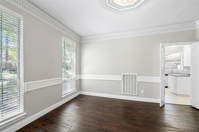 Building Photo - 5811 Laurel Caverns Dr