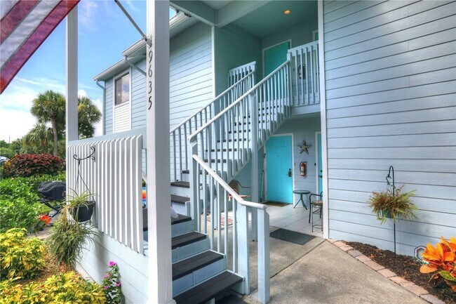 Building Photo - 9635 Riverside Dr