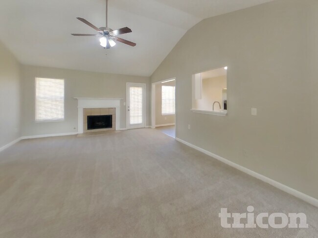 Foto del edificio - 11728 Spring Lake Way