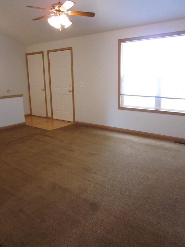 Foto del edificio - Beautiful Rental Close To East Campus