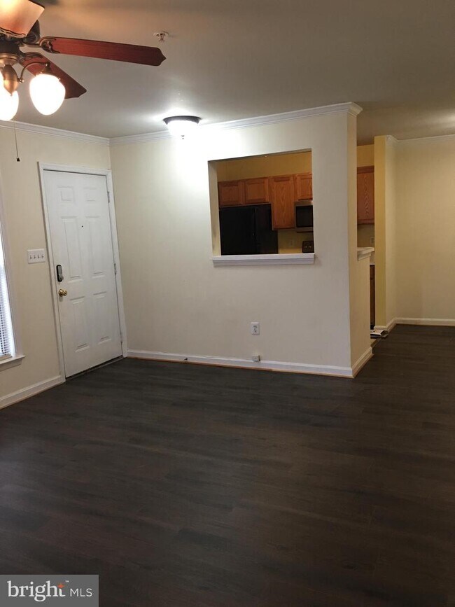 Building Photo - 1087 Hillside Lake Terrace