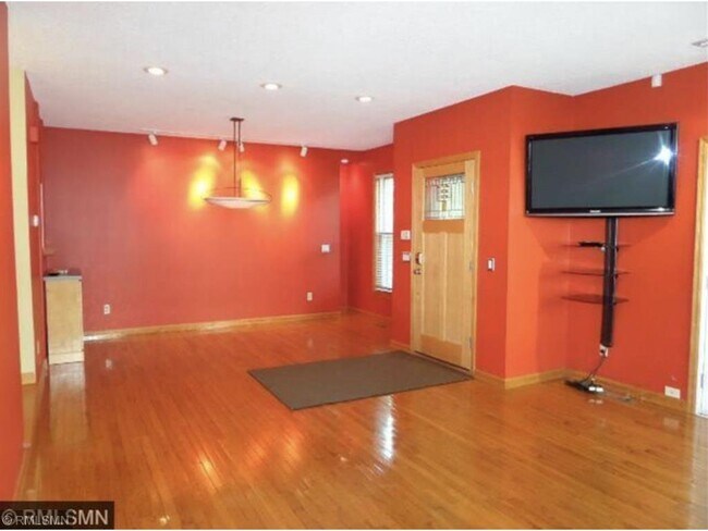 Foto del edificio - 3721 W Franklin Ave