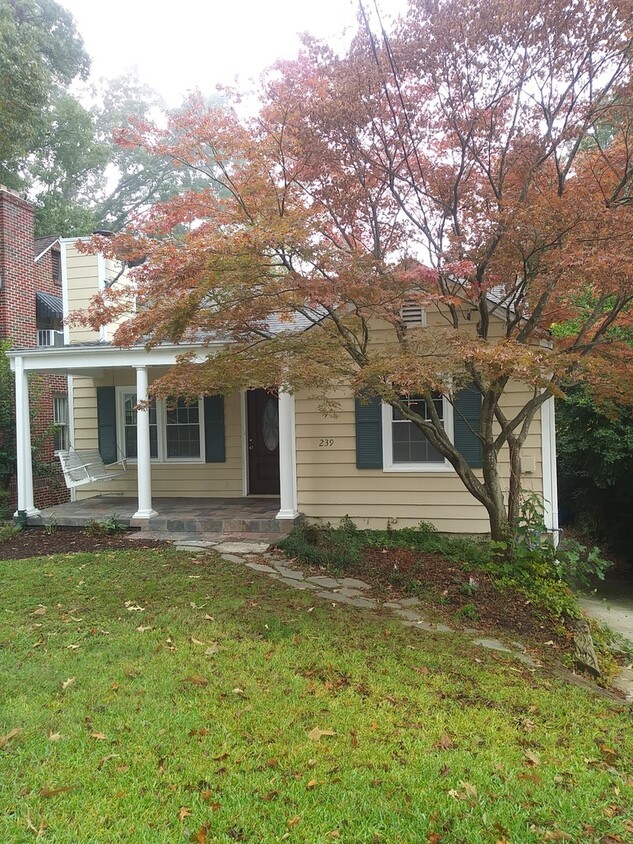 Foto principal - Move In Ready 4 Bedroom 2 Bath Home In Pri...