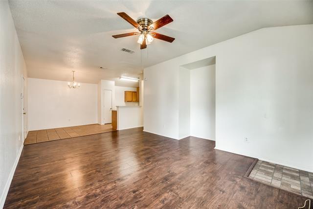 Foto del edificio - 10340 Blackjack Oaks Dr