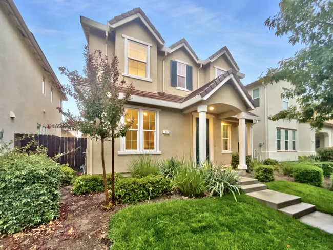 Building Photo - 1817 Terracina Dr