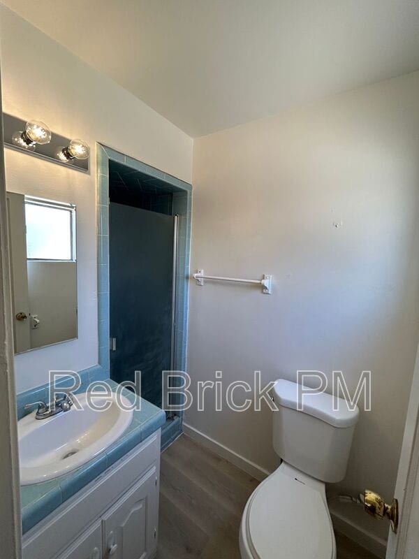 Building Photo - 2260 Glen Ave