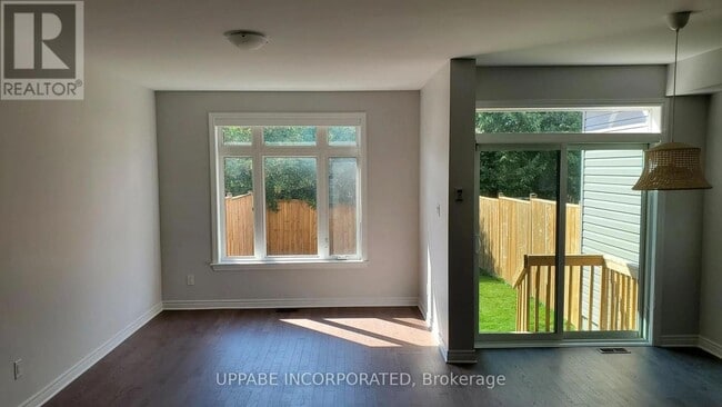 Building Photo - 521 Bulat Ct