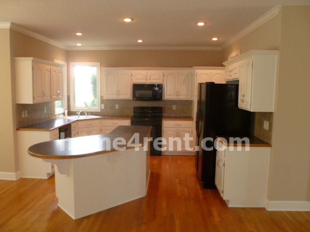 Foto del edificio - 15319 S Alcan St