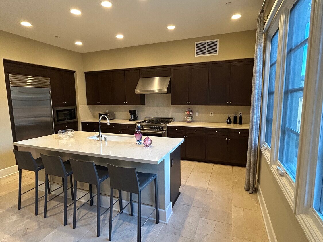 Photo - 23500 Park Sorrento (Calabasas, CA)