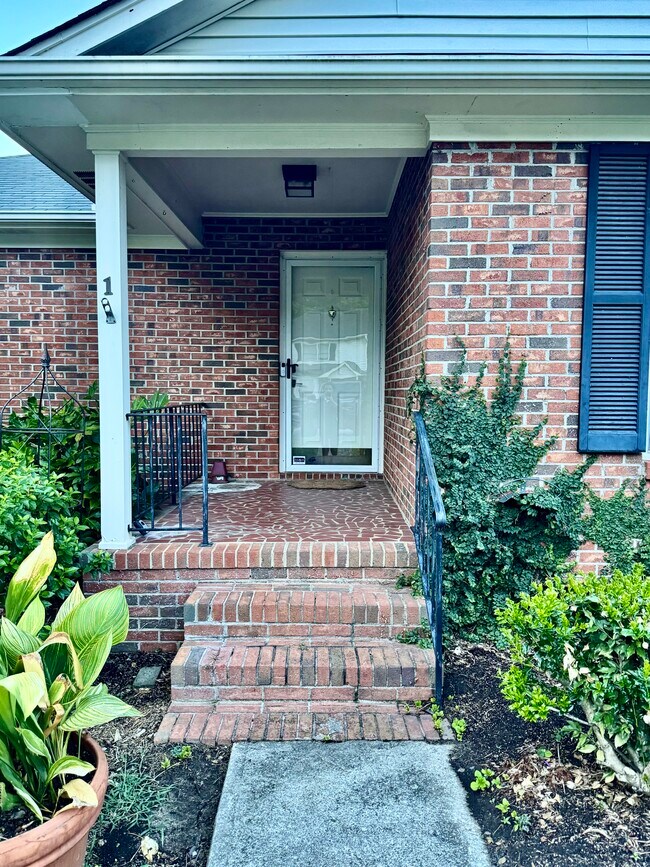 Foto del edificio - 1 Hillington Pl