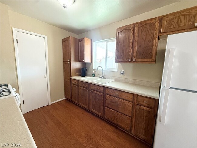 Foto del edificio - 4833 Stillwater Ave