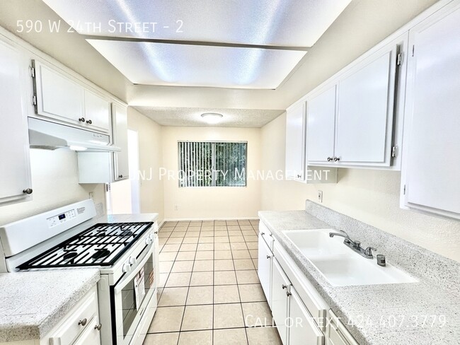 Building Photo - 590 W 24th St