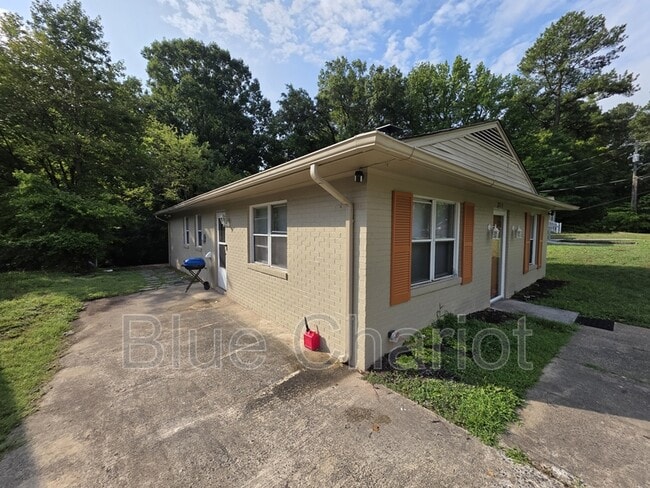 Building Photo - 2313 Fitzgerald Ave