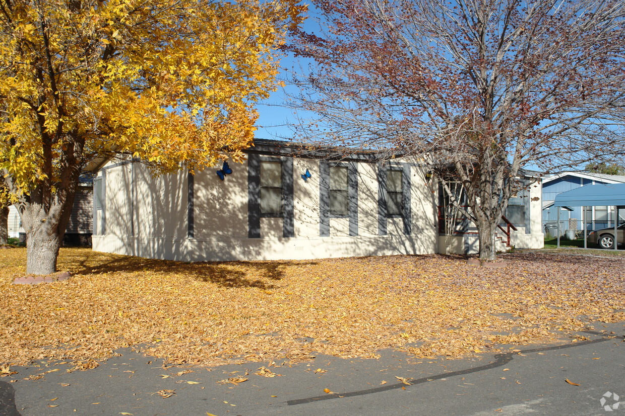 Building Photo - Midway Park