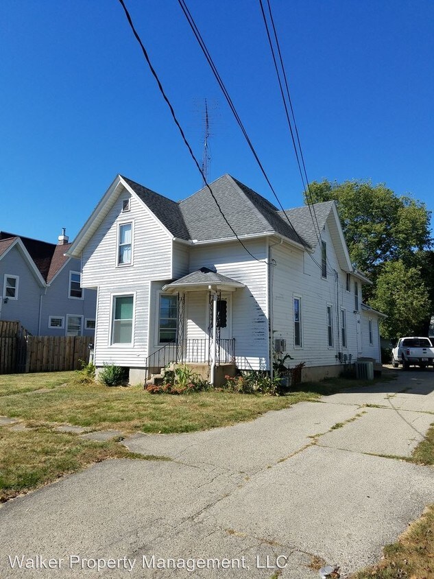 Primary Photo - 3 br, 1 bath Apartment - 736 E. Hurlbut Ave.