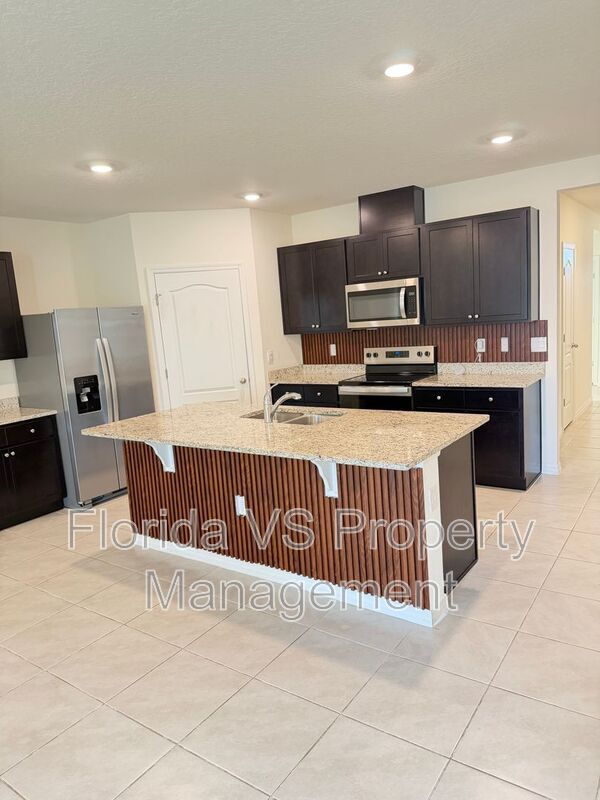 Foto del edificio - 804 Horsetail Dr