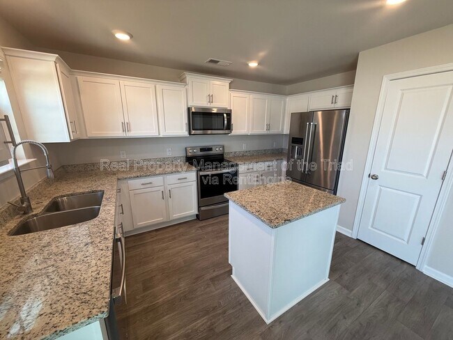 Foto del edificio - 5277 Ironwood Dr