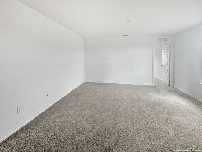 Building Photo - Charming New Braunfels Home on Bluegrass Pt