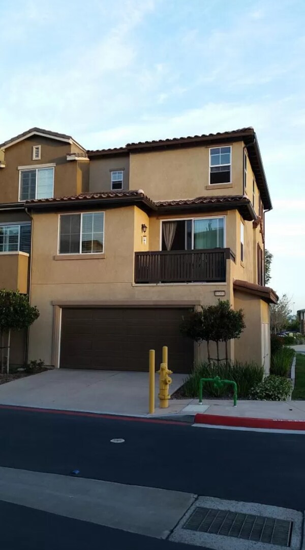 Foto del edificio - Riverwalk End Unit — YMCA & Community Park...