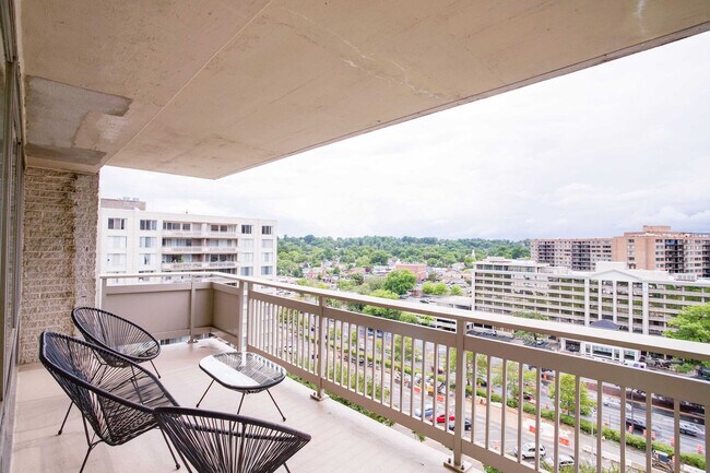 Foto del edificio - 2111 Richmond Hwy