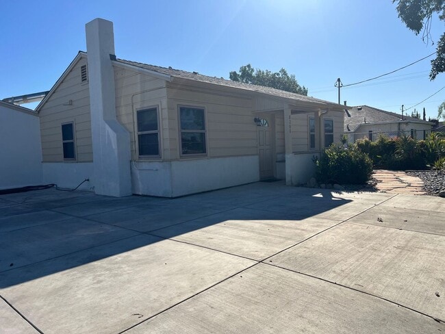 Building Photo - Sun Valley Duplex