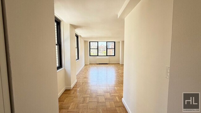 Foto del edificio - EAST 49 STREET