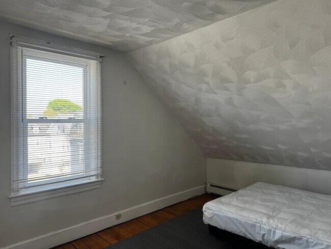 Building Photo - 148 De Pasquale Ave