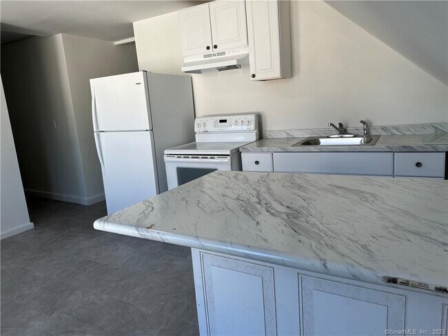 Foto del edificio - 573 N Main St