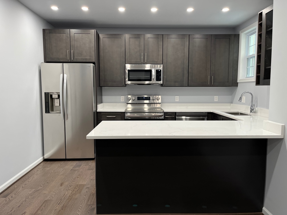 Foto principal - 1801 Otis St NE