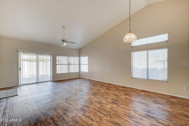 Building Photo - 761 N Granada Dr