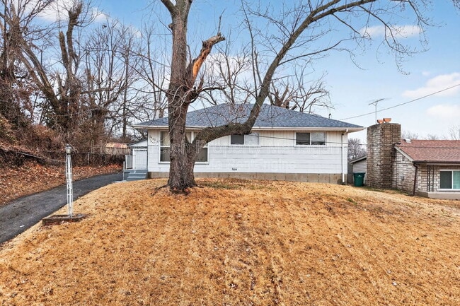 Building Photo - 2403 Gardner Dr