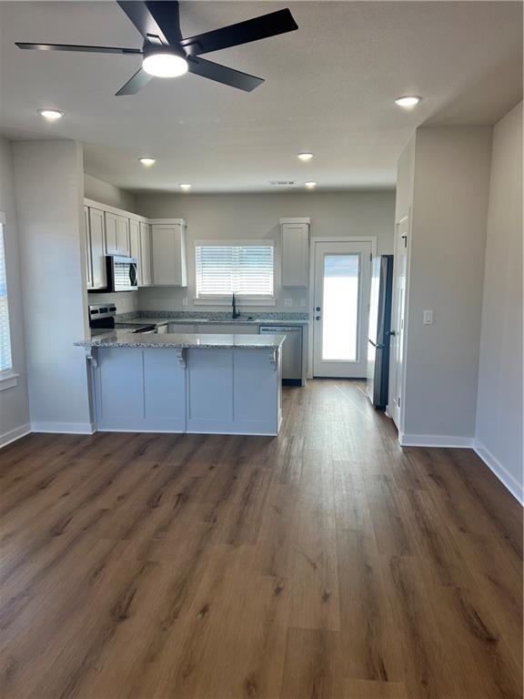 Foto del edificio - 600 Cosmos St