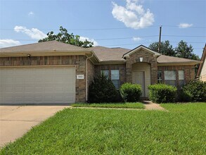 Building Photo - 7002 Plaza Del Sol Dr