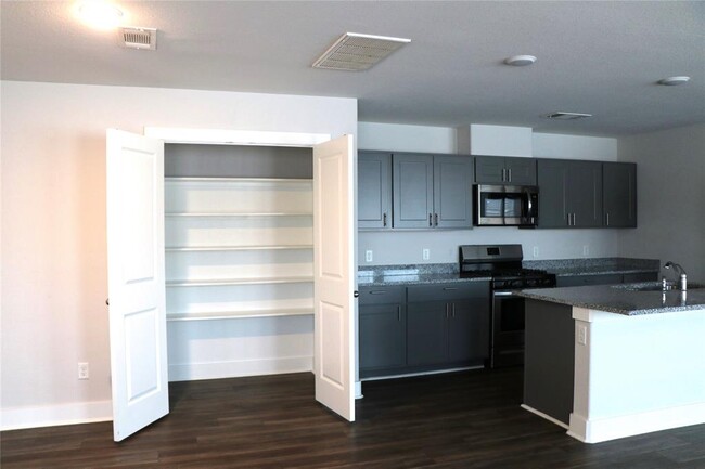 Building Photo - 7015 Highland Cypress Trl
