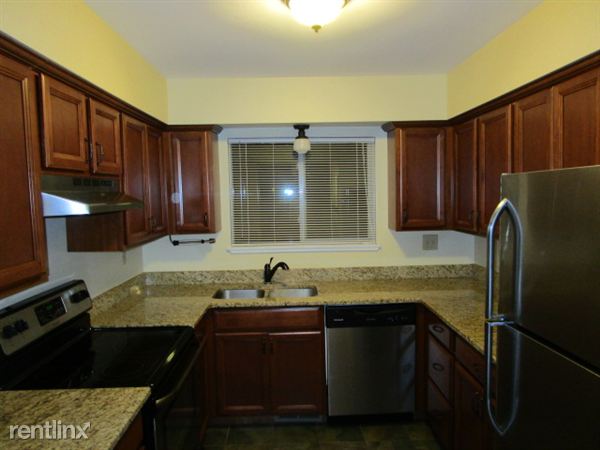 Building Photo - 9494 Fenwin Dr