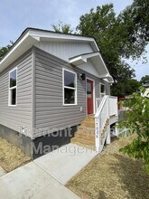 Building Photo - 1703 S Lyerly St