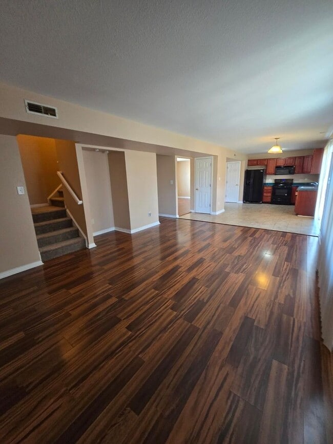 Building Photo - Spacious Four Bedroom Home Located on the S. Arlington and Troy Ave