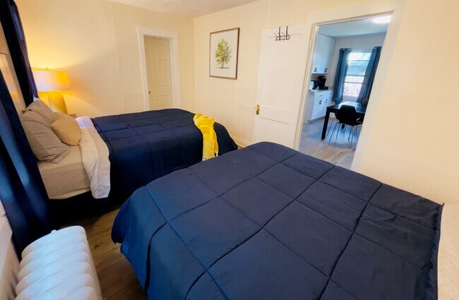 Building Photo - 1623 Greenleaf St