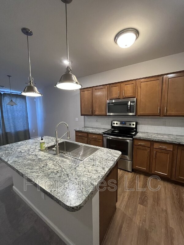 Building Photo - 303 Grayson Pl