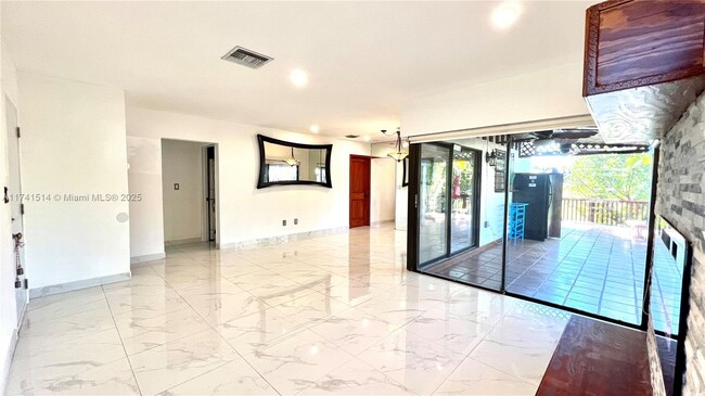 Foto del edificio - 616 NW 97th Pl