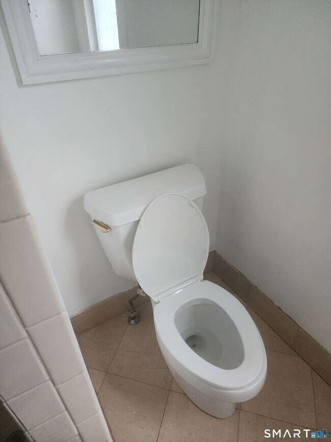 Building Photo - 2744 Main St