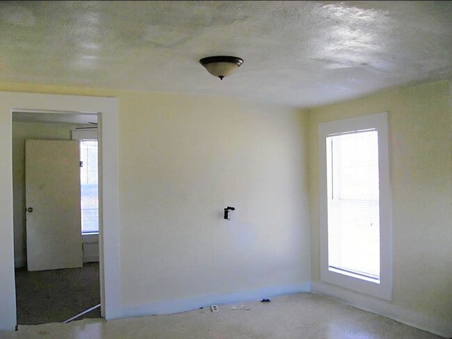 Building Photo - 15067 Dewberry Ln